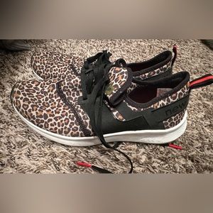 New Balance Nergize Sport V1 Womens Shoes Athletic Leopard Print